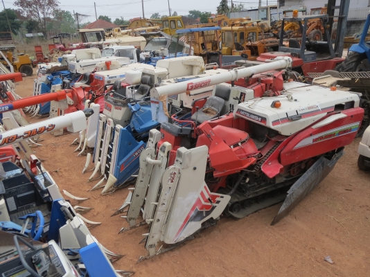 ขายรถเกี่ยวข้าว พร้อมนวด มีหลายขนาด รถนำเข้าจากญี่ปุ่น ขายรถเกี่ยวข้าว พร้อมนวด มีหลายขนาด รถนำเข้าจากญี่ปุ่น