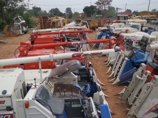 ขายรถเกี่ยวข้าว พร้อมนวด มีหลายขนาด รถนำเข้าจากญี่ปุ่น ขายรถเกี่ยวข้าว พร้อมนวด มีหลายขนาด รถนำเข้าจากญี่ปุ่น