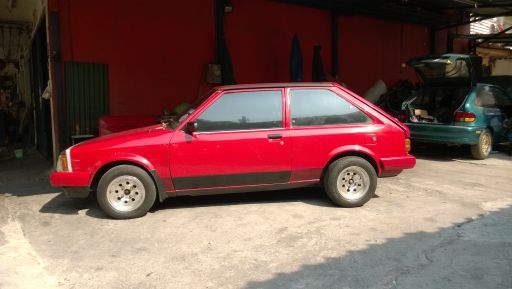 Mazda 323 3ประตู 1.5 LPG(อย่างเดียว)  ขับหน้า อะไหล่เดิมครบไม่มีแตกหัก