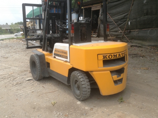 ขายรถยก ยกได้สูง4.5 เมตร งาเทได้ ยางหน้าคู่  KOMATSU FD25-10