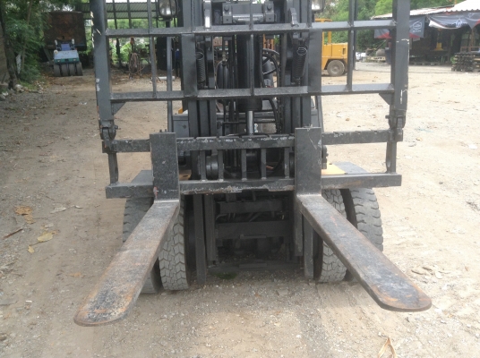 ขายรถยก ยกได้สูง4.5 เมตร งาเทได้ ยางหน้าคู่  KOMATSU FD25-10