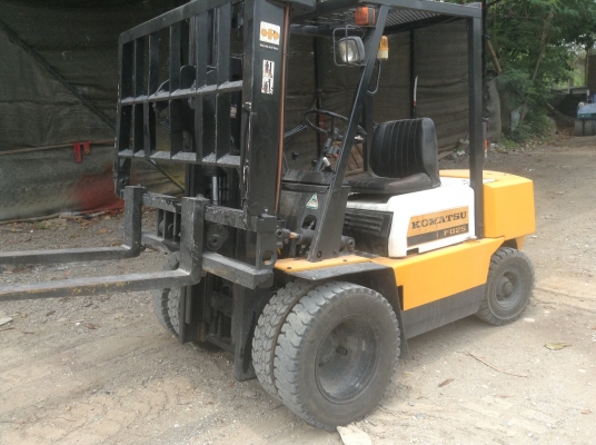 ขายรถยก ยกได้สูง4.5 เมตร งาเทได้ ยางหน้าคู่  KOMATSU FD25-10