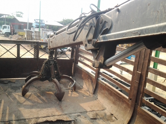 ขายรถบรรทุกติดเครนคลีบ