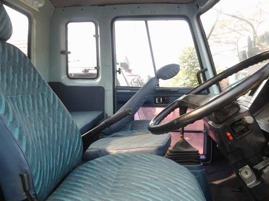 ขายรถบรรทุกติดเครนคลีบ