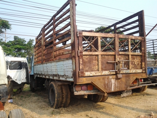 ขายรถบรรทุกติดเครนคลีบ
