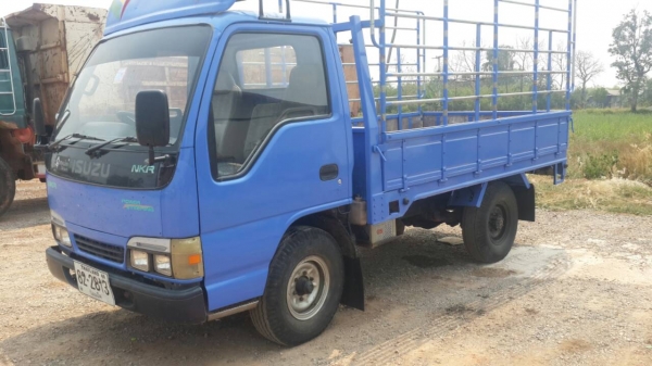 ขายรถบรรทุก 4 ล้อ issuzu NKR 100 แรง ปี 45 สภาพดีพร้อมใช้งาน ขายรถบรรทุก 4 ล้อ issuzu NKR 100 แรง ปี 45 สภาพดีพร้อมใช้งาน