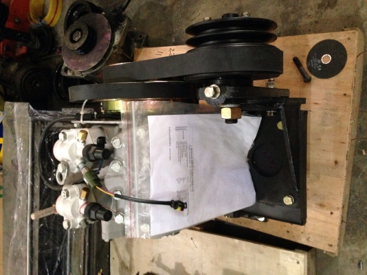 ขายคอมเพรสเซอร์bock 555cc พร้อมเเท่น ครบชุด