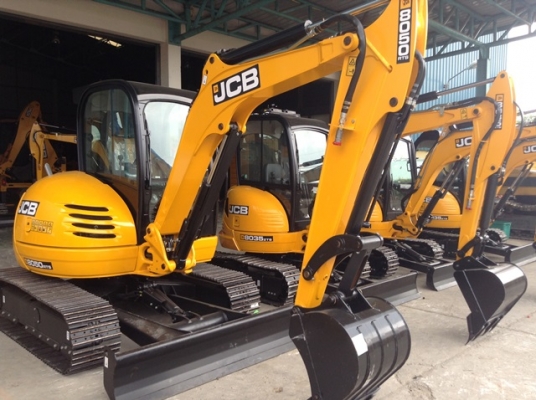 รถขุดเล็ก JCB ขนาด 3.5 - 5 ตัน