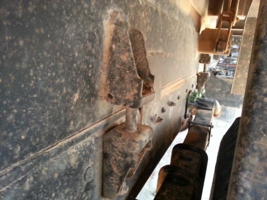 รถอีซูซุ 6 ล้อดั้ม FRR 210 แรงม้า ปี 54 ( รถวิ่ง 5x,xxx กม. ) สนใจติดต่อ 081 - 6079515 รถอีซูซุ 6 ล้อดั้ม FRR 210 แรงม้า ปี 54 ( รถวิ่ง 5x,xxx กม. ) สนใจติดต่อ 081 - 6079515