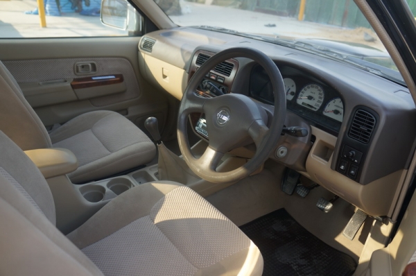 NISSAN FRONTIER CAB ปี 2006 รถสวย แอร์เย็น ล้อ MAX พวงมาลัยพาวเวอร์ เครื่องดี เกรียร์ปกติ กระจกไฟฟ้า ภายในสถาพสวย สีสวย พร้อมใช้งาน การันตีรถสวย จัดไฟแนนได้ ฟรีดาวน์