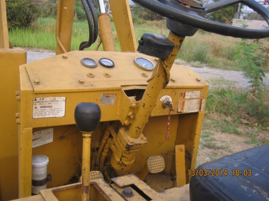 ขาย รถตักเอวอ่อน ขาย รถตักเอวอ่อน