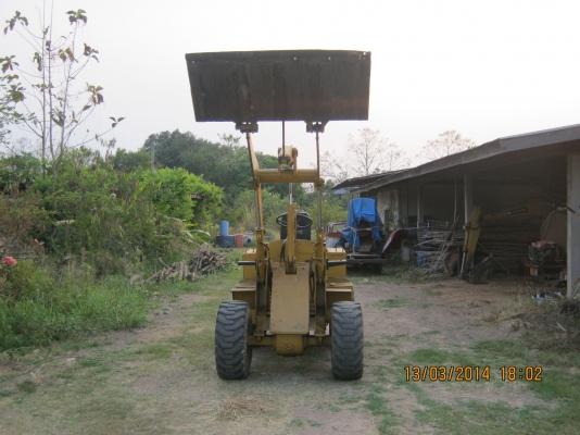 ขาย รถตักเอวอ่อน ขาย รถตักเอวอ่อน