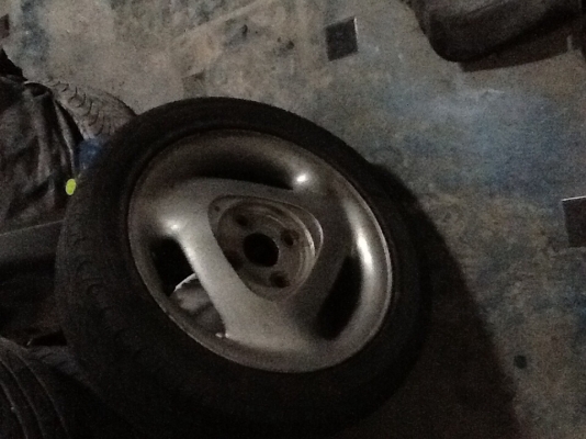 ล้อแม็ก ขอบ 15 4/114พร้อมยาง