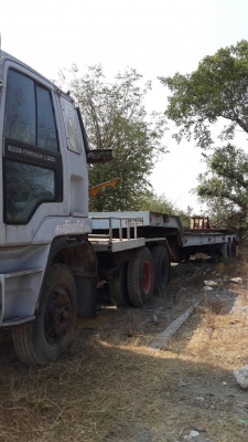 หัวลากพร้อมหาง โลเบส