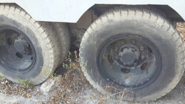 หัวลากพร้อมหาง โลเบส