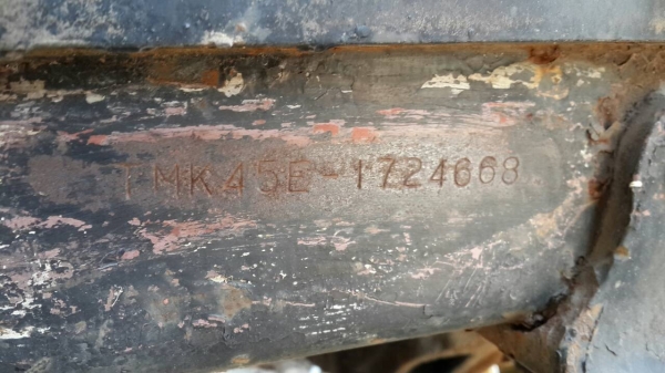 หัวลากพร้อมหาง โลเบส