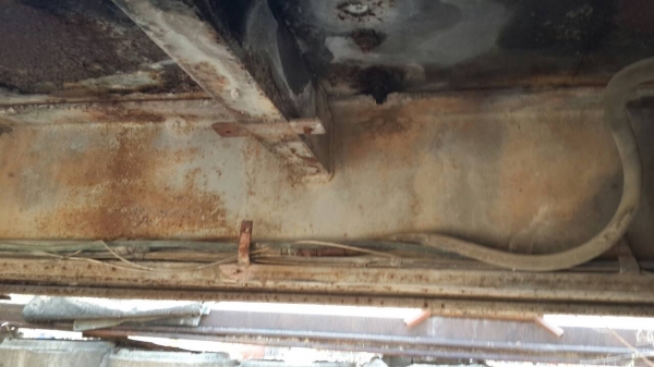 หัวลากพร้อมหาง โลเบส