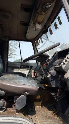 หัวลากพร้อมหาง โลเบส