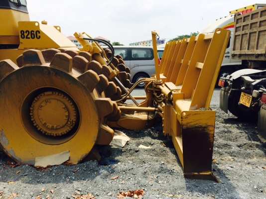 รถเกรดอัดตีนแกะ CATERPILLAR 826C ใช้งาน2000ช.ม