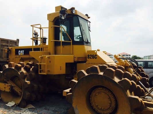 รถเกรดอัดตีนแกะ CATERPILLAR 826C ใช้งาน2000ช.ม