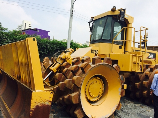 รถเกรดอัดตีนแกะ CATERPILLAR 826C ใช้งาน2000ช.ม