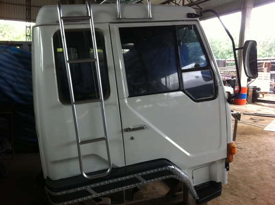 หัวเก๋ง MITSUBISHI FUSO