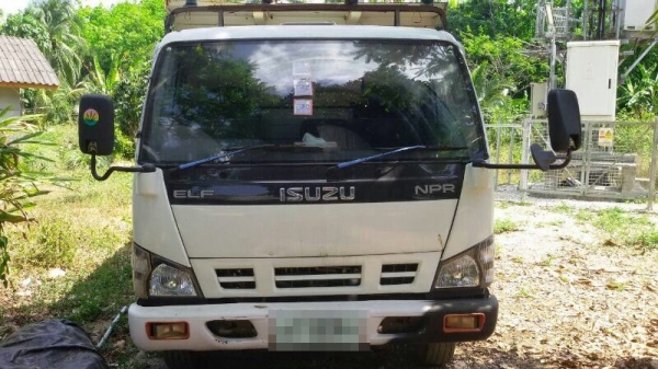 รถอีซูซุ 6 ล้อดั้ม 130 แรงม้า. ปี 50 สนใจติดต่อ 081 - 6079515 รถอีซูซุ 6 ล้อดั้ม 130 แรงม้า. ปี 50 สนใจติดต่อ 081 - 6079515