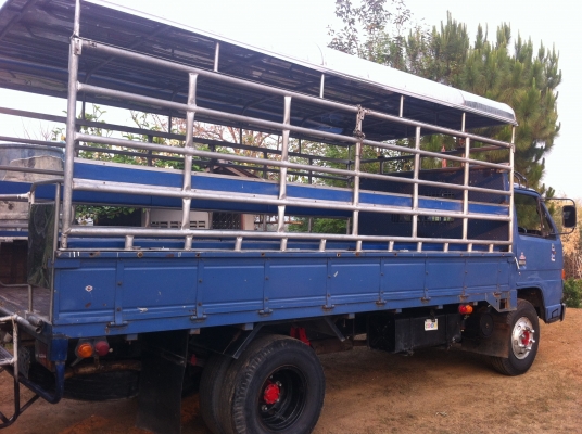 ขายรถบรรทุก 6 ล้อ  ISUZU  NPR 115 แรง