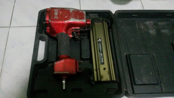 ปืนยิงตะปู(แม๊กขาเดียว)