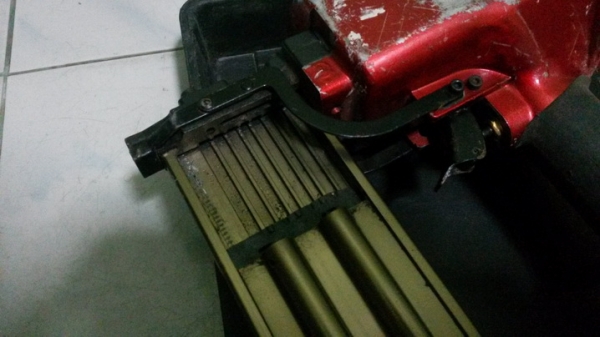 ปืนยิงตะปู(แม๊กขาเดียว)