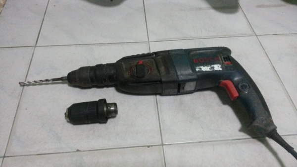 สว่านไฟฟ้าโรตารี่ ยี่ห้อ bosch รุ่น 2-26 DFR สภาพพร้อมใช้งานครับ