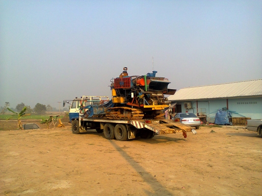 ขายรถเกี่ยวกระสอบ เครื่อง HO7C ป้ัมไดกิ้น เบอ 22 แฝด ตัวเดิน 8 HT มอเตอร์ 10 โคมะซุ ชายแบบถูกๆ เอาเกี่ยวก็ได้ ลื้อทำใหม่ให้ทั้งคันครับ