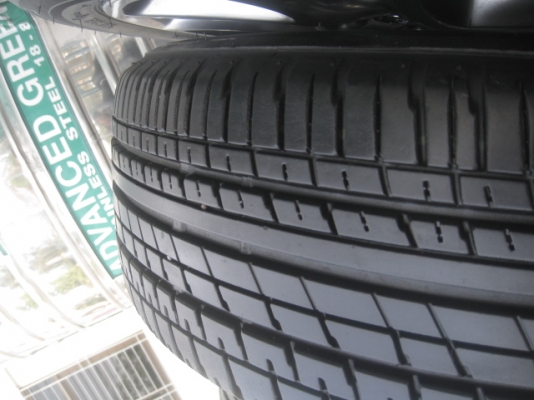 ขายล้อแม็ก mazda2 16"x6.5" et50 4 รู 100 สีไฮเปอร์แบล็ค ยาง bridgestone turanza er370 185/55r16 ยางผลิตสัปดาห์ที่ 6 ปี 13 vios, yaris, fiesta , swift ใส่ได้ครับ  สนใจติดต่อเล็กคลองสามครับ (081-3747940)