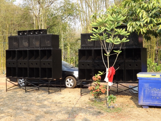 ขายเครื่องเสียงกลางแจ้งชุดใหญ่ยกชุด 89,000 ขายเครื่องเสียงกลางแจ้งชุดใหญ่ยกชุด 89,000