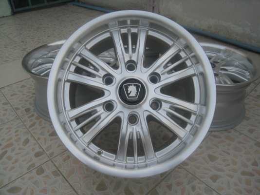 ขายล้อแม็กมือ2 Touchdown 15"x7.5" et25 6 รู 139.7 สีไฮเปอร์ซิลเวอร์หน้าเงา ล้อโชว์ไม่เคยใช้งาน ปัดหน้าเงาเคลือบแล็คเกอร์ใหม่สีเดิม  สนใจติดต่อเล็กคลองสามครับ (081-3747940)