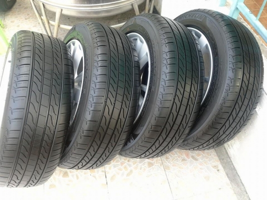 ขายล้อแม็กป้ายแดง Nissan Teana 17"x7.5" et50 5 รู 114.3 + ยาง Michelin Primacy LC 215/55r17 ยางผลิตสัปดาห์ที่ 45 ปี 13 ริ้วที่หน้ายางยังเห็นชัดเจนทุกเส้นครับ สีที่หน้ายางยังเห็นนิดหน่อย2 เส้นครับ  สนใจติดต่อเล็กคลองสามครับ (081-3747940)