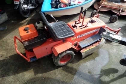 รถตัดหญ้า นั่งขับ มิตซูบิชิ SRM 821 A เกียร์เดินหน้า 3 เกียร์ ถอยหลัง 1 เกียร์ นำเข้าญี่ปุ่น ราคา 48,000