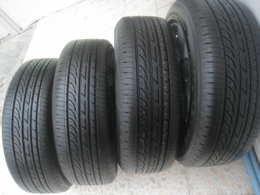 ขายล้อแม็กป้ายแดง nissan juke 17"x7" et45 5รู114.3 พร้อมยาง bridgestone turanza gr-90 215/55r 17 ยางผลิตสัปดาห์ที่48,2 เส้นและ49,2เส้น ปี13 ริ้วและสีที่หน้ายางยังมีเห็นชัดเจน2 เส้นครับ อีก2เส้นเห็นบ้างเล็กน้อยครับ  nissan teana ใส่ได้เลยครับ สนใ