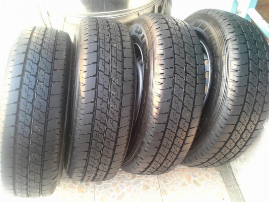 ขายกะทะล้อป้ายแดง Isuzu d-max ขอบ15 6รู 139.7 + ยาง Dunlop sp LT36 215/70r15 ยางผลิตสัปดาห์ที่ 04 ปี14 ตุ่มที่หน้ายางยังมีอยู่ทุกเส้นครับ  สนใจติดต่อเล็กคลองสามครับ 081-3747940