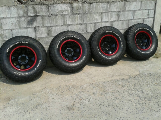 ขาย Mud BF KM2 ขนาด 255/85R16พร้อมล้อ16ลบ40