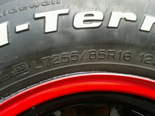 ขาย Mud BF KM2 ขนาด 255/85R16พร้อมล้อ16ลบ40