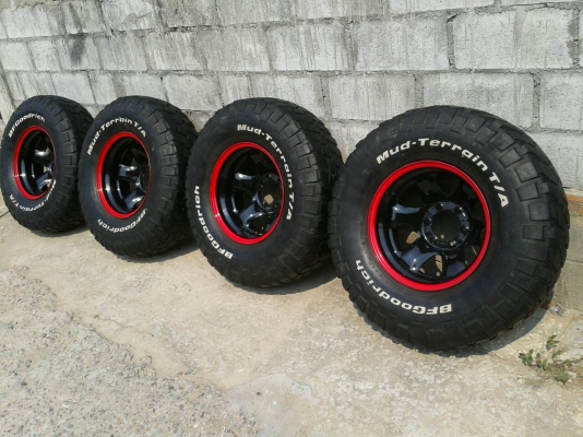 ขาย Mud BF KM2 ขนาด 255/85R16พร้อมล้อ16ลบ40