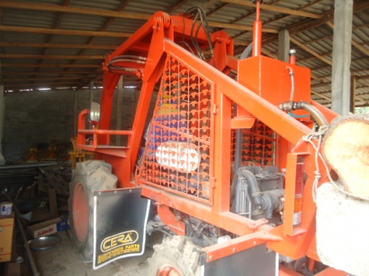 รถคีบไม้ รถคีบไม้