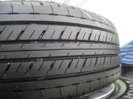 ขายล้อกะทะป้ายแดง vigo 15" 5 รู 114.3 + ยาง bridgestone duravis r611 205/70r15 ยางผลิตสัปดาห์ที่ 42 ปี 13 ตุ่มที่หน้ายางมีทุกเส้นครับ  สนใจติดต่อเล็กคลองสามครับ (081-3747940)