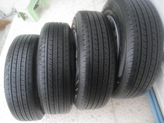 ขายล้อกะทะป้ายแดง vigo 15" 5 รู 114.3 + ยาง bridgestone duravis r611 205/70r15 ยางผลิตสัปดาห์ที่ 42 ปี 13 ตุ่มที่หน้ายางมีทุกเส้นครับ  สนใจติดต่อเล็กคลองสามครับ (081-3747940)