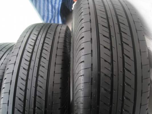 ขายล้อกะทะป้ายแดง vigo 15" 5 รู 114.3 + ยาง bridgestone duravis r611 205/70r15 ยางผลิตสัปดาห์ที่ 42 ปี 13 ตุ่มที่หน้ายางมีทุกเส้นครับ  สนใจติดต่อเล็กคลองสามครับ (081-3747940)