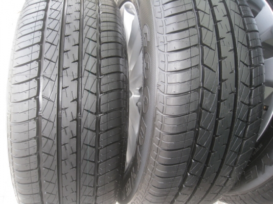 ขายล้อแม็กป้ายแดง Honda civic fb 16"x6.5" et45 5รู114.3 + ยาง Goodyear eagle nct5 205/55r16 ยางผลิตสัปดาห์ที่ 47 ปี13 ตุ่มและสีที่หน้ายางมีอยู่ทุกเส้นครับ  สนใจติดต่อเล็กคลองสามครับ (081-3747940)