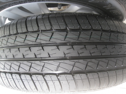 ขายล้อแม็กป้ายแดง Honda civic fb 16"x6.5" et45 5รู114.3 + ยาง Goodyear eagle nct5 205/55r16 ยางผลิตสัปดาห์ที่ 47 ปี13 ตุ่มและสีที่หน้ายางมีอยู่ทุกเส้นครับ  สนใจติดต่อเล็กคลองสามครับ (081-3747940)