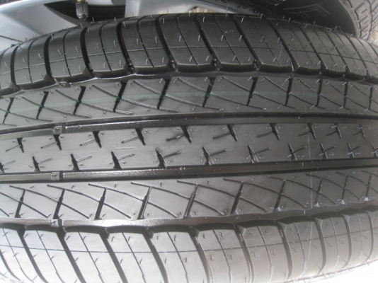 ขายล้อแม็กป้ายแดง Honda civic fb 16"x6.5" et45 5รู114.3 + ยาง Goodyear eagle nct5 205/55r16 ยางผลิตสัปดาห์ที่ 47 ปี13 ตุ่มและสีที่หน้ายางมีอยู่ทุกเส้นครับ  สนใจติดต่อเล็กคลองสามครับ (081-3747940)