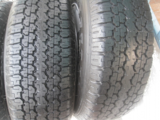 ขายล้อแม็กป้ายแดง New d-max 16"x7" et33 6รู139.7 + ยาง Bridgestone Dueler H/T 689 245/70r16 ยางผลลิตสัปดาห์ที่ 25 ปี13 ตุ่มที่หน้ายางยังมีทุกเส้นครับ  สนใจติดต่อเล็กคลองสาม (081-3747940)